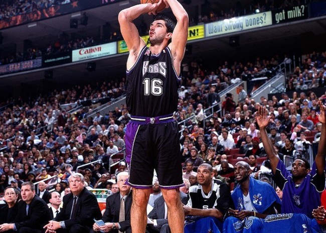 下载乐鱼体育APP-史上最“恐怖”的防守者之一：斯托亚科维奇连续两场抢断数超过5次！的简单介绍