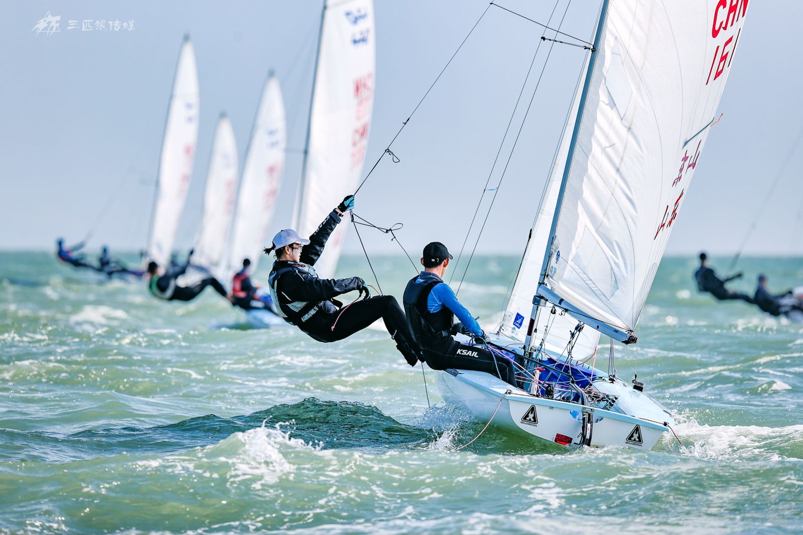 “沿海飙风:海岸线上的极速竞赛” “沿海飙风:海岸线上的极速竞赛”