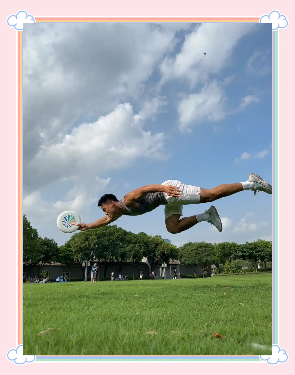 关于城市极速飞盘挑战赛,空中旋转的运动奇观的信息 关于城市极速飞盘挑战赛,空中旋转的运动奇观的信息