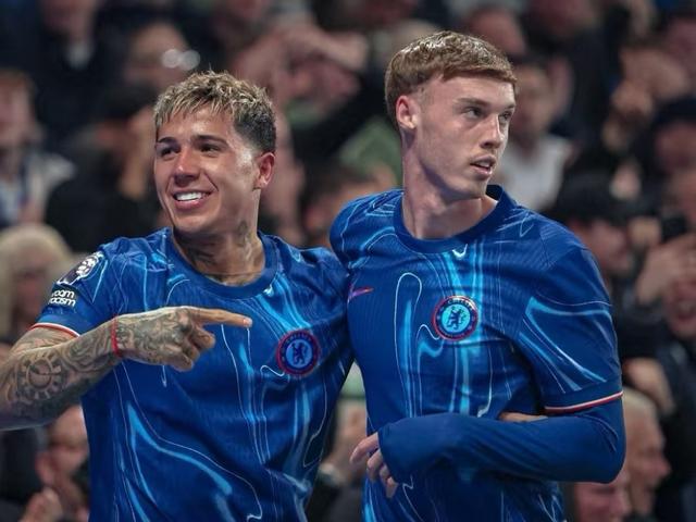 leyu乐鱼在线登录入口-包含英超乱战，比分3-3，双方核心球员各展神通，关键数据：传球成功率超90%的词条