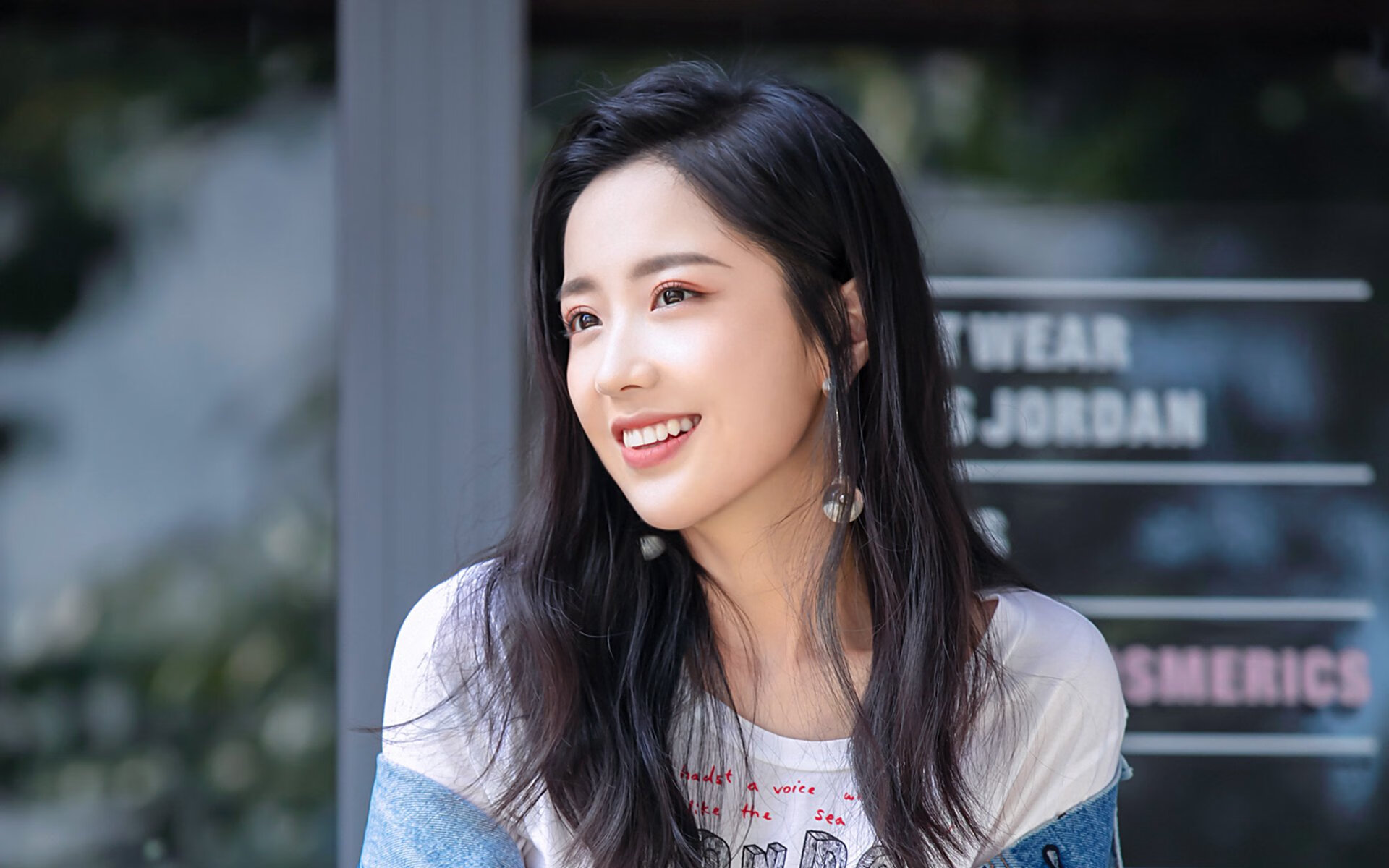 _鹈鹕实力提升，逐步逼近季后赛区_，鹈鹕队伍