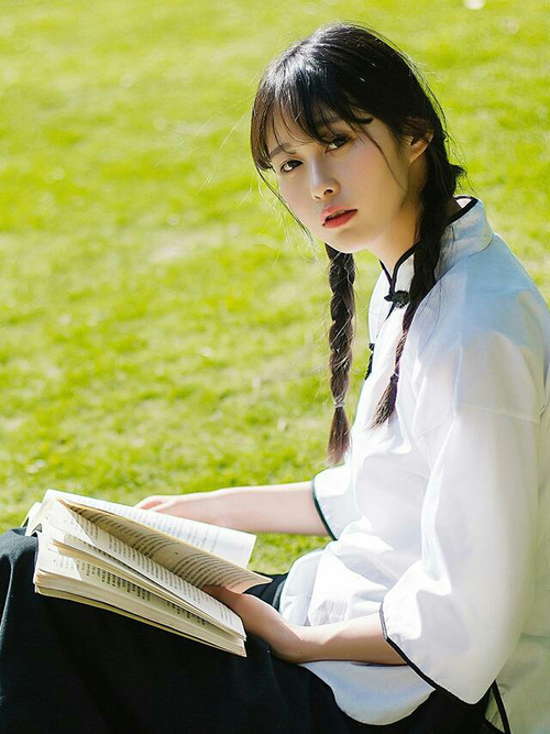 乐鱼（LEYU）体育-“激烈追逐：车队之间的巅峰对决”，激烈的追逐英语