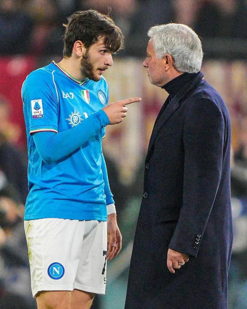 包含乐鱼体育:意甲的战术演进：教练们的关键选择的词条